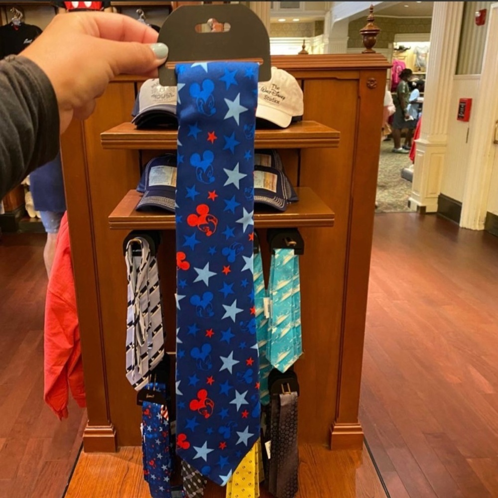 Disney Mickey Mouse 4th of July men’s tie